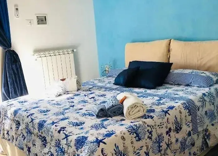 With Sea View In - 18 M² Апартаменти