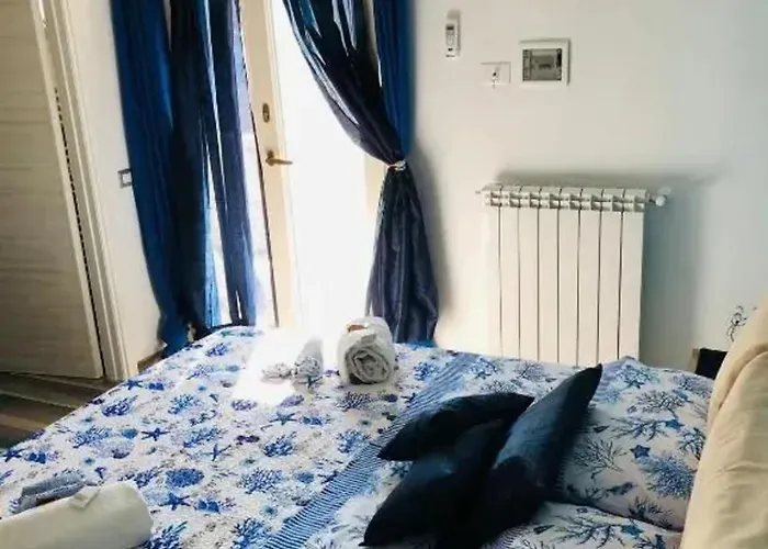 With Sea View In - 18 M² Апартаменти